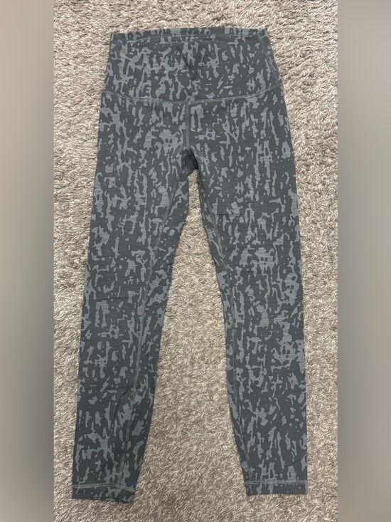 lululemon athletica Pants - Lululemon Wunder Train HR Tight 25" *Print
Heathered Black Asphalt Grey Size 6
